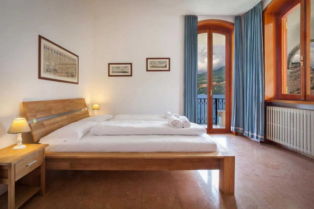Villa Francesca-Grande Appartamento In Riva Al Lago Brenzone sul Garda