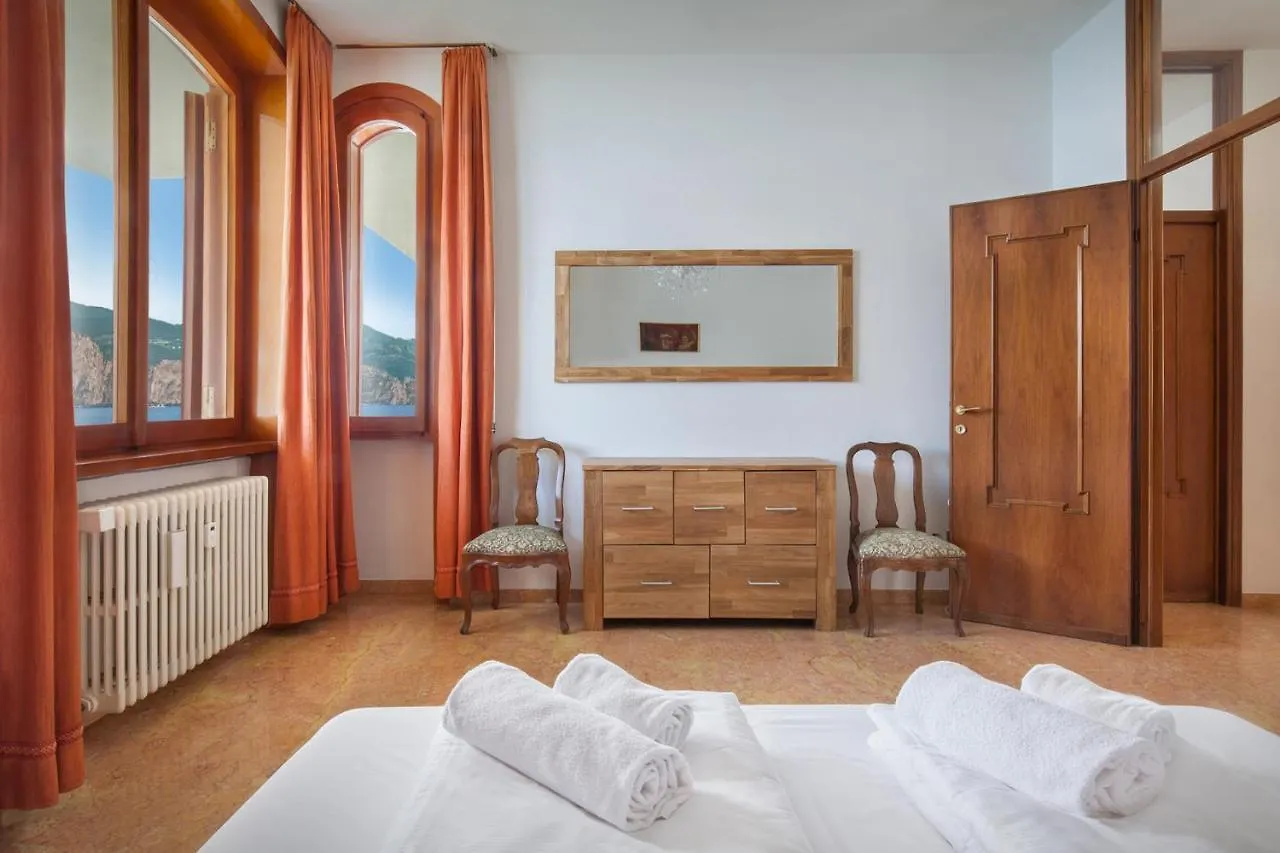 Villa Francesca-Grande Appartamento In Riva Al Lago Brenzone sul Garda 0*,  Italien